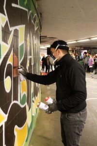 Der Künstler bei der Arbeit